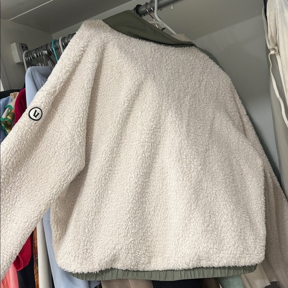 Vuori Cozy Sherpa Popover $148 in Dune Medium - Picture 10 of 11